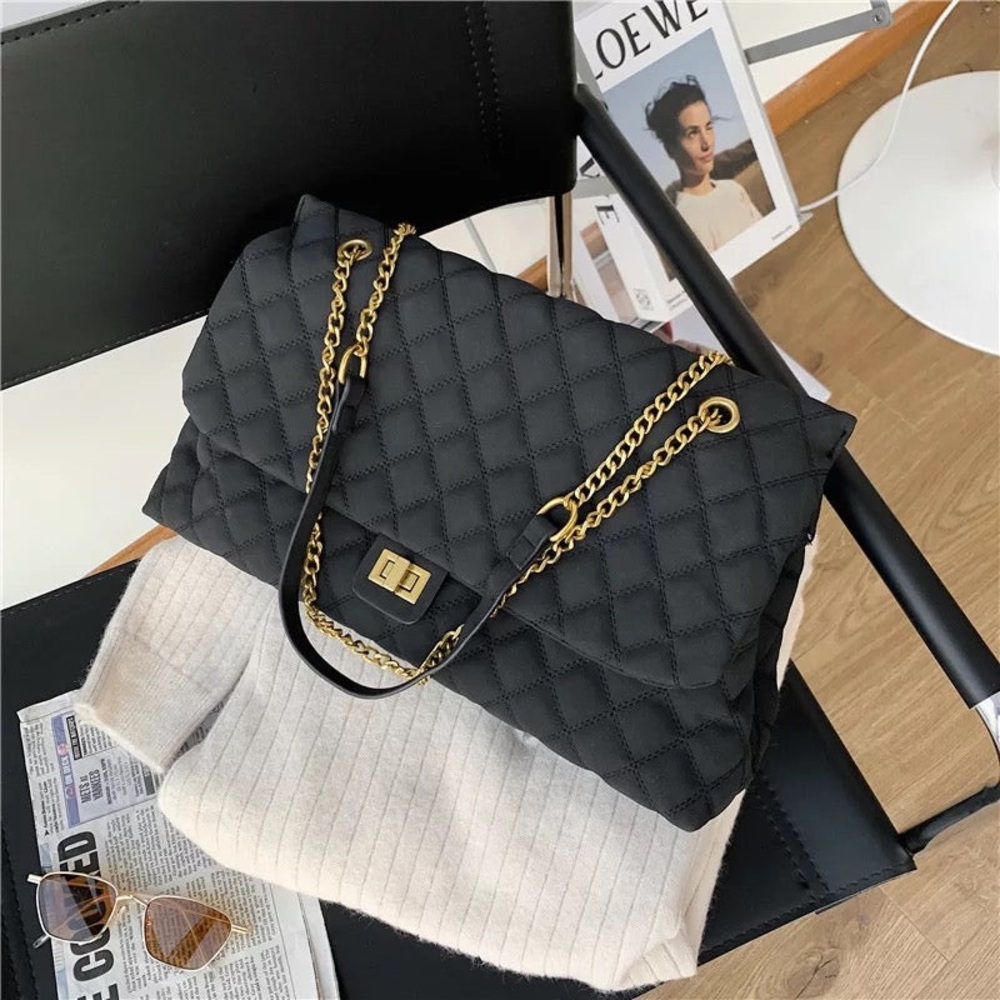 Large Handbag - Picture 3 of 4
